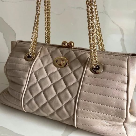 Women's GUESS Handbag Satchel Quilted Designer East West Silhouette Fall Creamy - Picture 3 of 13